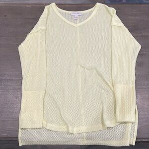 Women’s long sleeve waffle weave yellow cotton top in size medium.